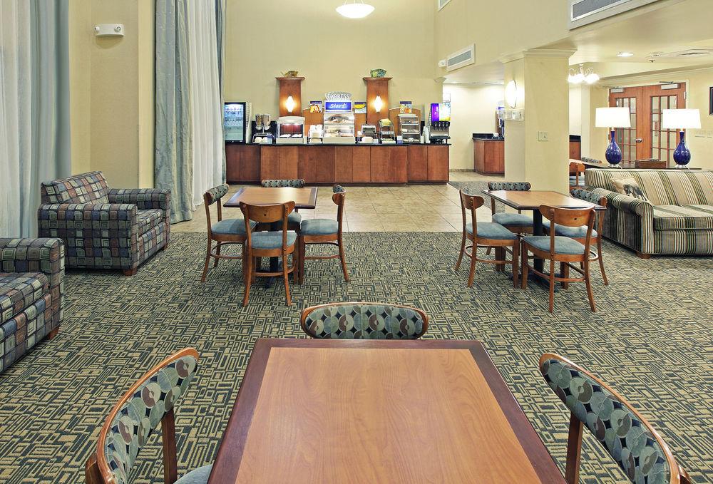 Holiday Inn Express & Suites Pine Bluff/Pines Mall By Ihg Zewnętrze zdjęcie
