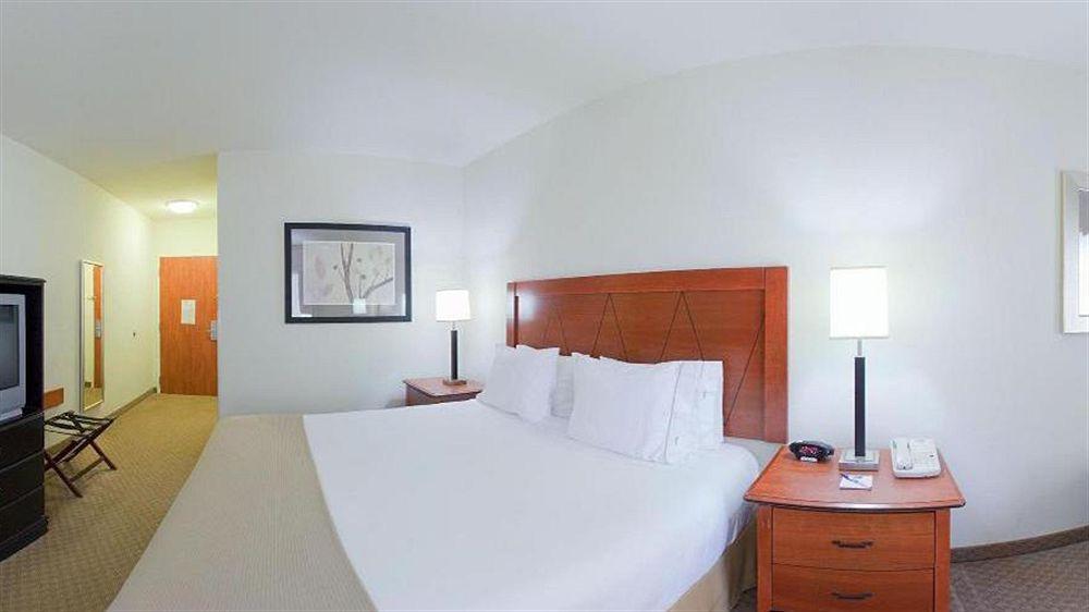 Holiday Inn Express & Suites Pine Bluff/Pines Mall By Ihg Zewnętrze zdjęcie